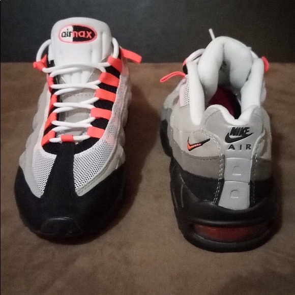 BRAND NEW NIKE AIR MAX 95 GREY AND ORANGE WITH BOX - Picture 2 of 3